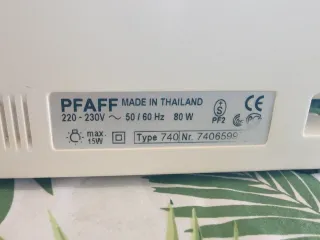 Máquina de coser PFAFF hobby 1042