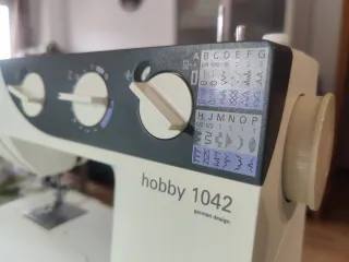 Máquina de coser PFAFF hobby 1042