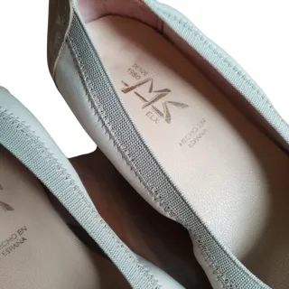 Zapatos cuña ELX crema puntera camel