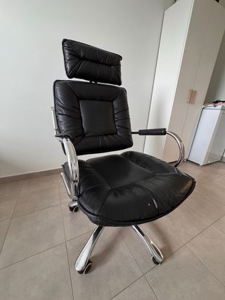 Silla de oficina negra
