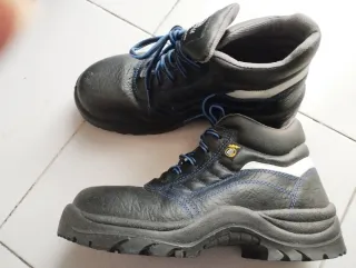 Zapatos de seguridad FAL Talla 39.