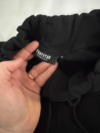Conjunto Trapstar Negro Sudadera y Pantalón