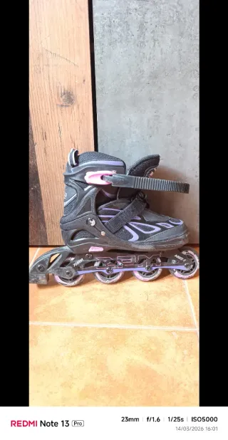 Casco y protecciones patinaje infantil