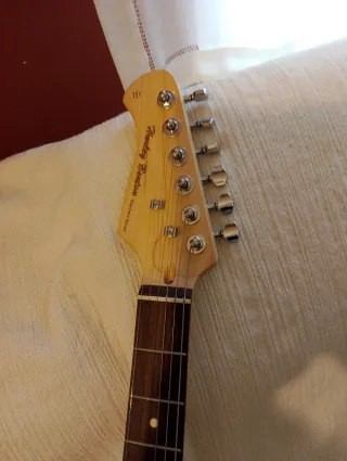 Guitarra zurdos Harley Benton+amplifi+accesorios