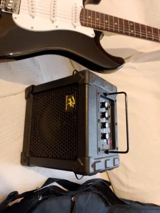 Guitarra zurdos Harley Benton+amplifi+accesorios