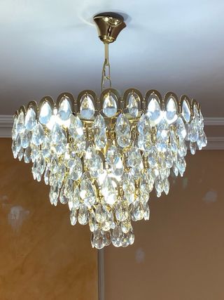 Lámpara de cristal con detalle dorado