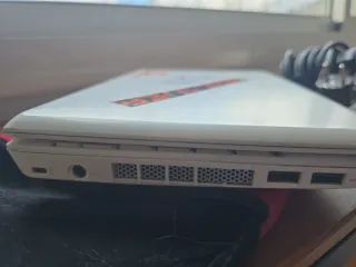 MSI Portátil 2011 Beige