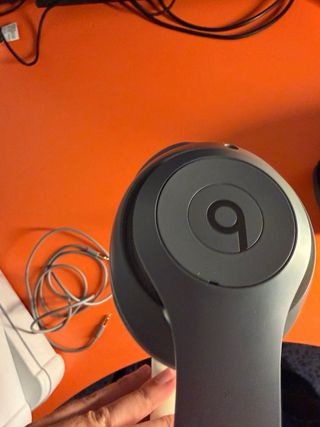 Auricolari Beats Studio Pro Grigi e Bianchi
