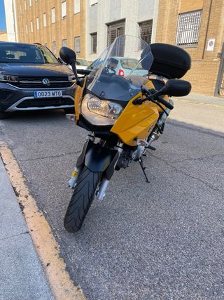 BMW F800S Amarilla y Negra