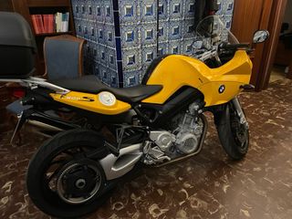 BMW F800S Amarilla y Negra