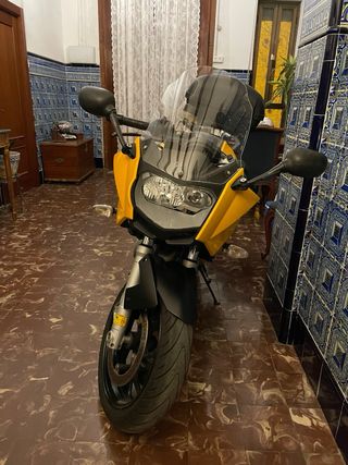 BMW F800S Amarilla y Negra