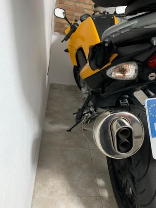 BMW F800S Amarilla y Negra