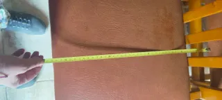 Juego de 5 sillas de madera y piel