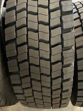 4 Neumáticos Camión nuevos 315/70R22.5 con llanta