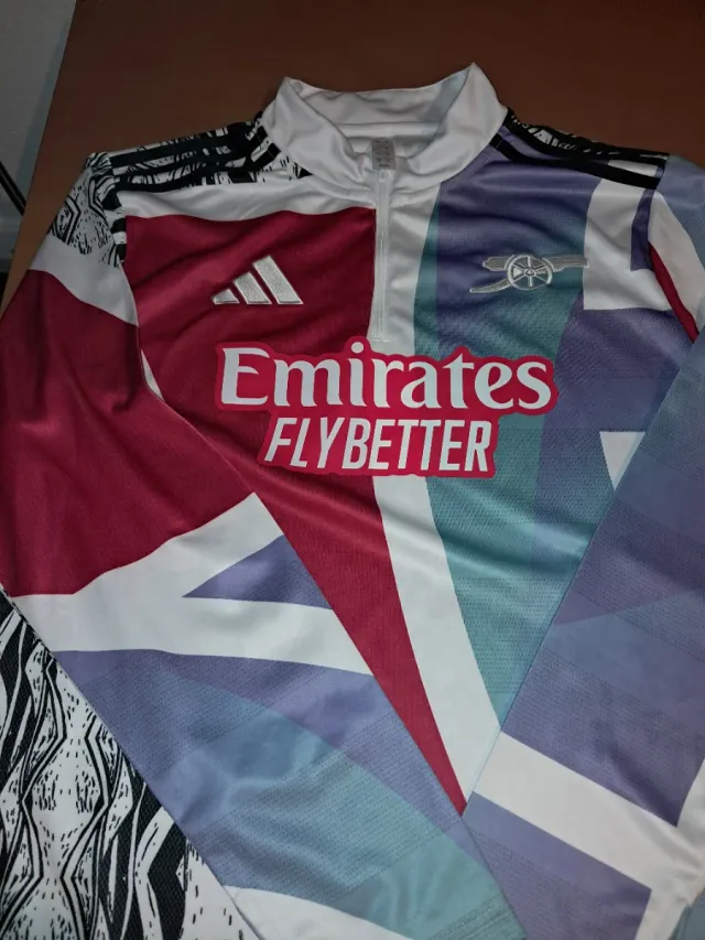 Camiseta Entrenamiento Arsenal Edición Limitada