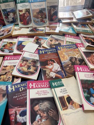 collezione di libri del marchio Harmony,