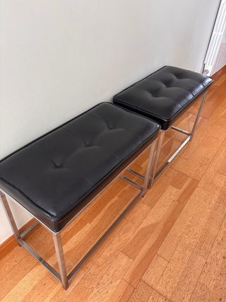 Juego de 2 banquetas negras con estructura metálic