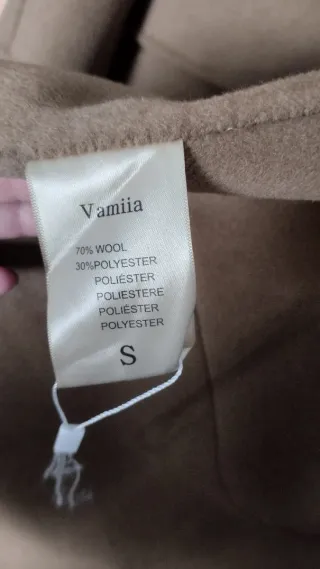 Elegante abrigo camel