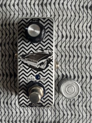 Pedal ZAUNK Bazz Fuzz (Guitarra-Bajo)