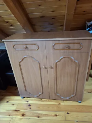 Mueble de madera color café