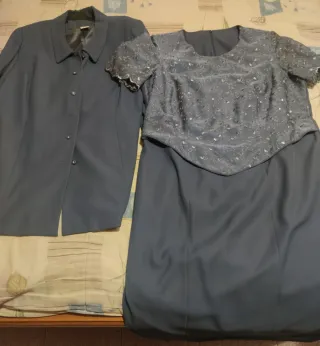 Conjunto vestido y chaqueta gris azulado