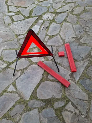 Triángulos de señalización para coche