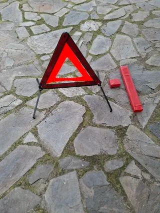 Triángulos de señalización para coche
