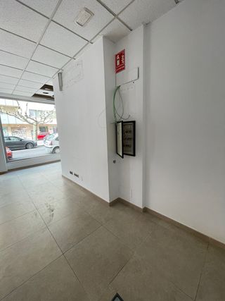 Se alquila local C/Lancia,Leon
