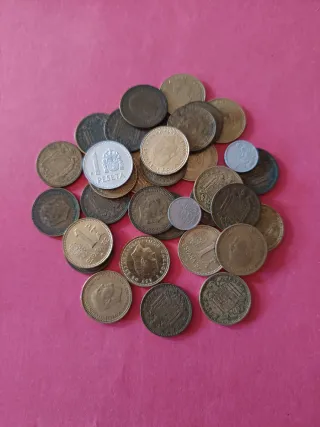 Lote de 35 Monedas Variadas de 1 Peseta