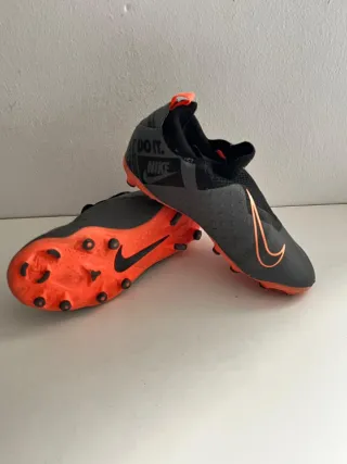 Botas de fútbol Nike Phantom VSN Talla 38.5