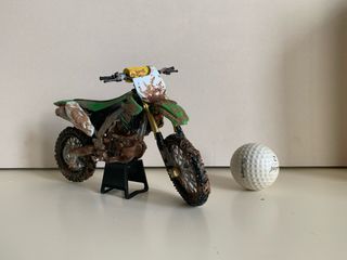 Maqueta de moto Kawasaki Motocross personalizada