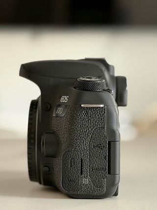 Cámara Canon EOS 77D + Objetivos