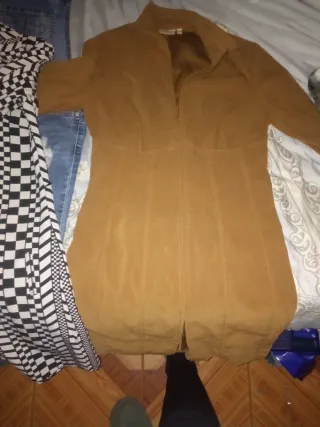 Lote 3 vestidos y 1 peto