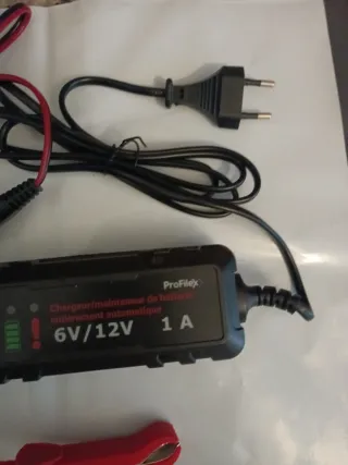 Cargador Batería Coche Moto 6V/12V 1A