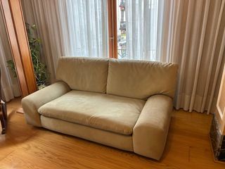 Sofá de 2 plazas de antelina verde