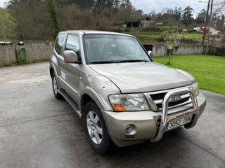 Mitsubishi Montero 2005