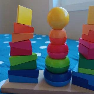 Juego apilable de madera