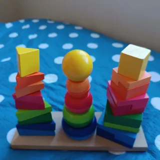 Juego apilable de madera