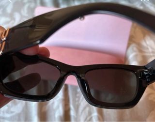 Gafas de sol Miu Miu negras