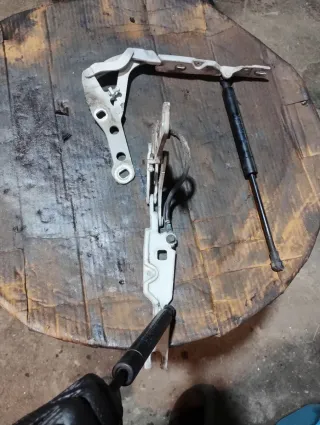 Bisagras BMW E46 320cd + Amortiguador