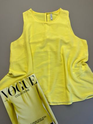 Top Stradivarius giallo