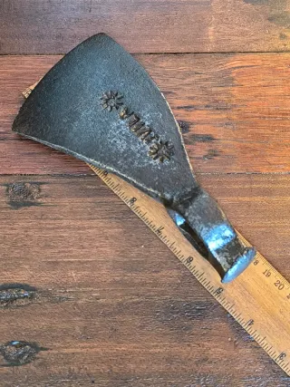 Cabeza de Hacha catalana antigua de forja