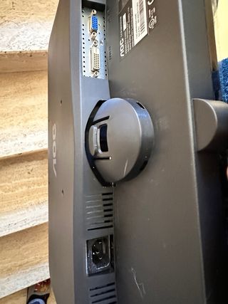 Monitor PC AOC F22+ 22” Full HD con Scatola e Cavi