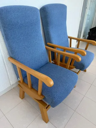 2 Sillones de madera con balancín