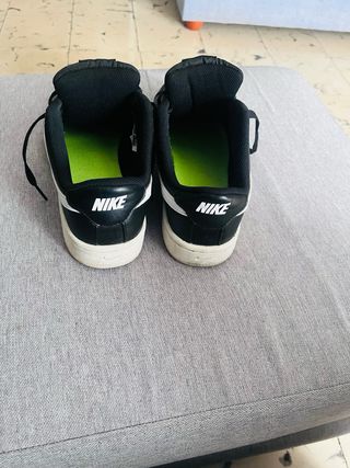 Zapatillas Nike Negras y Blancas talla 42 (8.5)