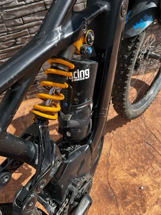 Bicicleta Enduro Negra