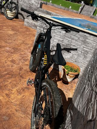 Bicicleta Enduro Negra