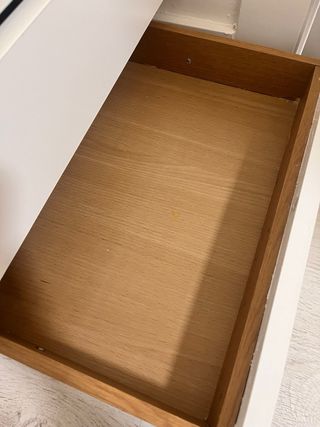 Cajoneras blancas de madera