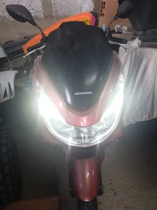 Honda PCX 125 Scooter Automática
