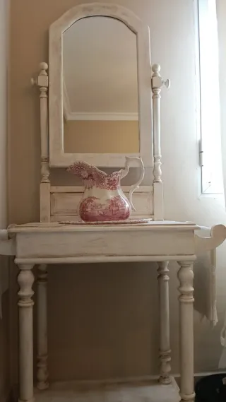 Mueble tocador vintage con espejo